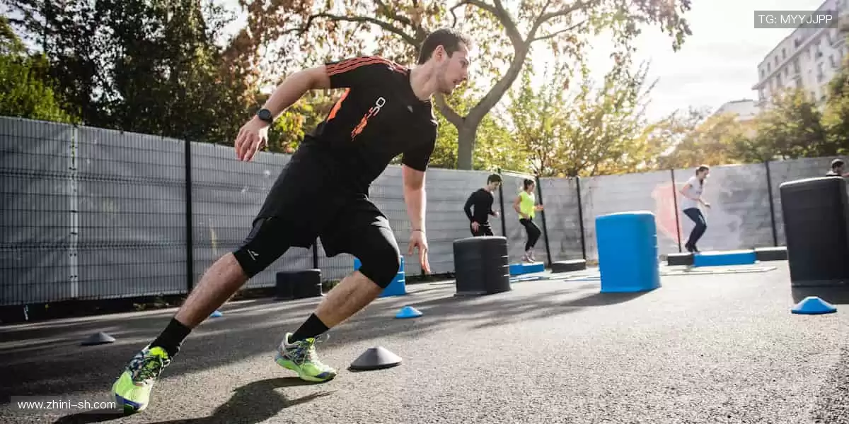 🎮 互动直播，弹幕狂欢，和百万球迷一起嗨翻全场！